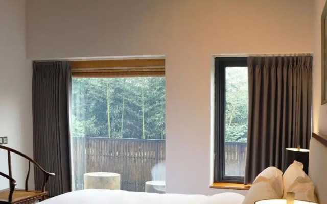 The Sifang Hotel Nanjing Autograph Collection