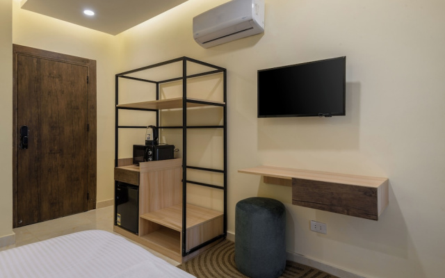 Hazel Spaces Heliopolis