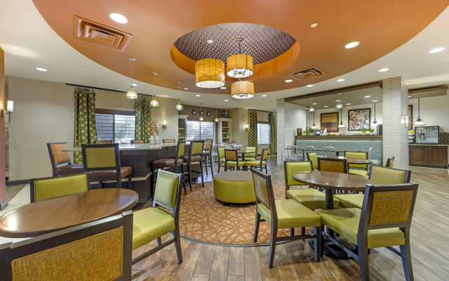 Best Western Plus Tupelo Inn & Suites