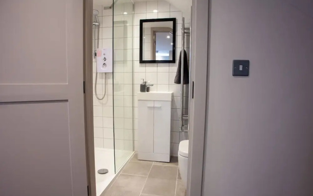 Oxford Street Grand Apartment