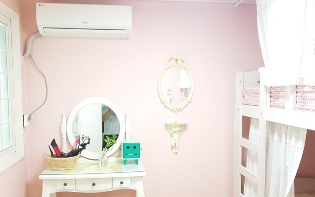 Gera Ladies Guesthouse