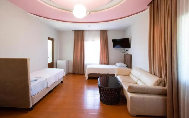 Hotel Smile