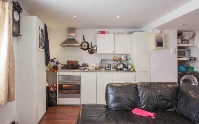 1 Bedroom Apartment in Aldgate