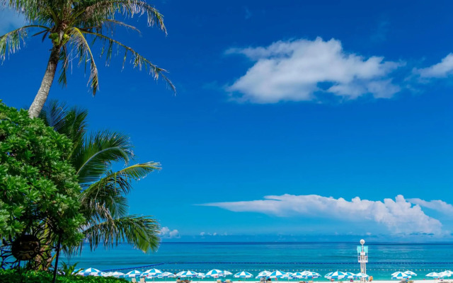 The Moon Beach Museum Resort