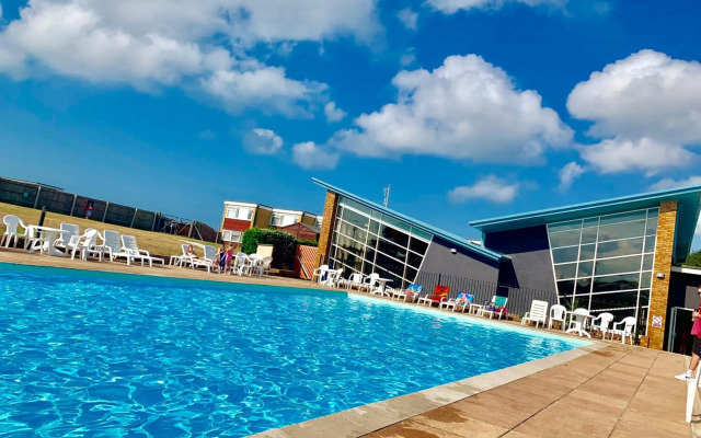 Forest & beach access Naish park