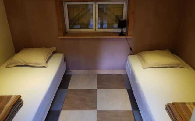Chalet With 3 Bedrooms in Saint-pons-de-thomières, With Wonderful Moun