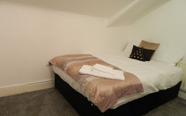 5 Bedroom Upper Maisonette