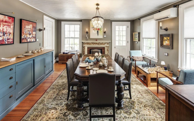 The Applewood Manor