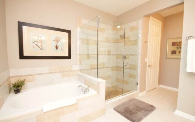 Lake View Joy 2 Bedroom Condo