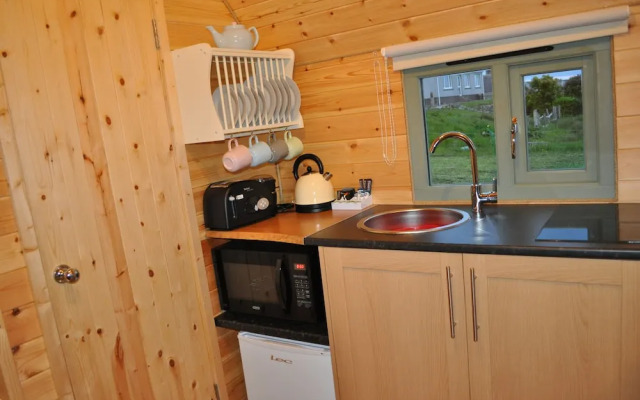 Hebrides Bothy - Glamping