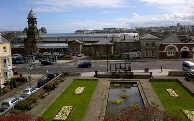Admiral Hotel