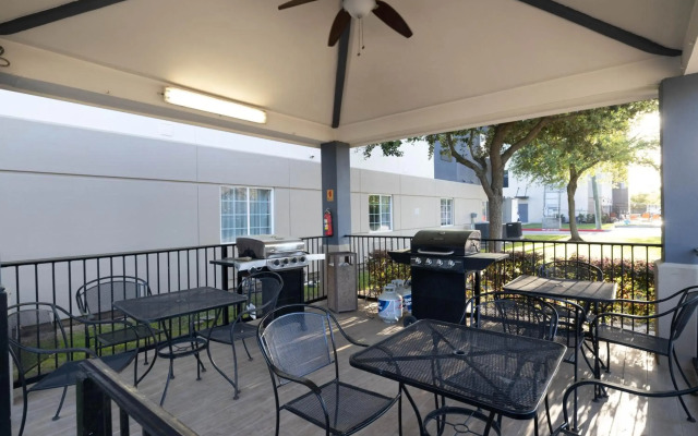 Candlewood Suites Houston Westchase/ Westheimer. by IHG