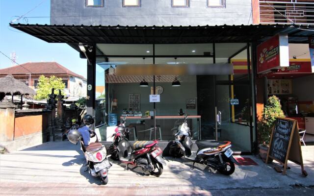 ZEN Hostel Jalan Patimura Legian