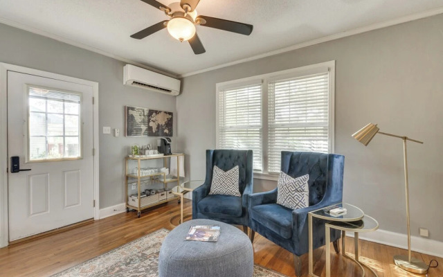 3 Blocks to Pensacola Bay: Charming Apartment!