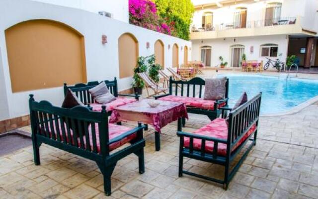 New Yalla Hotel