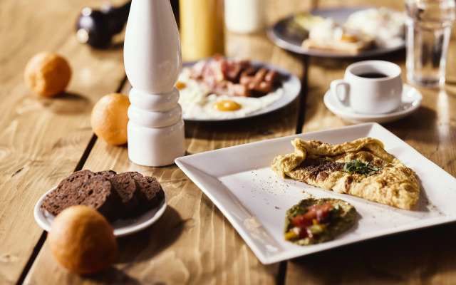 Stone Suites by White Hills