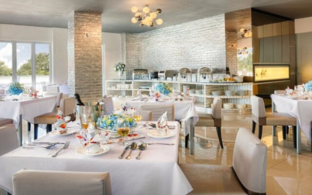 Jinhold Apartment Hotel Bintulu