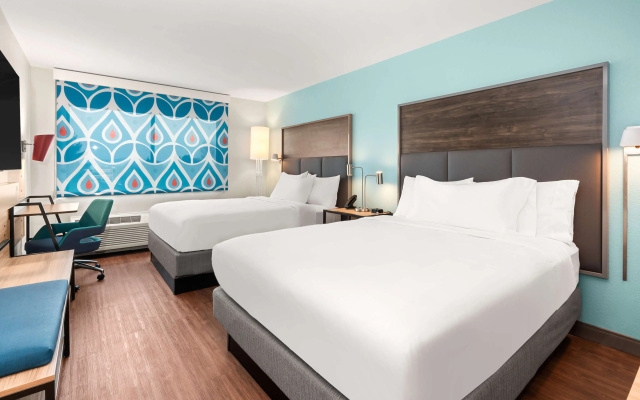 Tru by Hilton Portland Airport