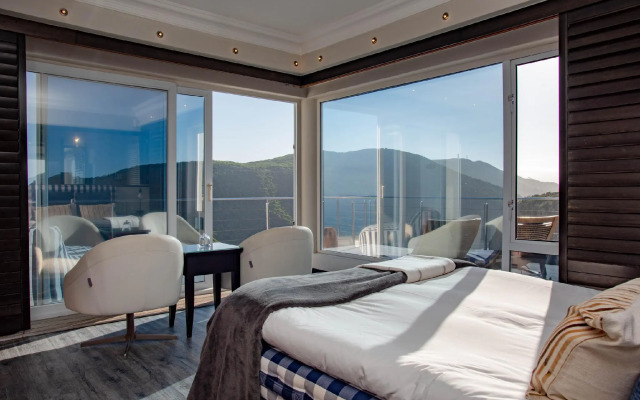 Head over Hills Luxury Retreat