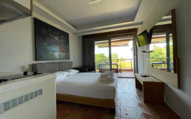 Sunshine Pool Apartment
