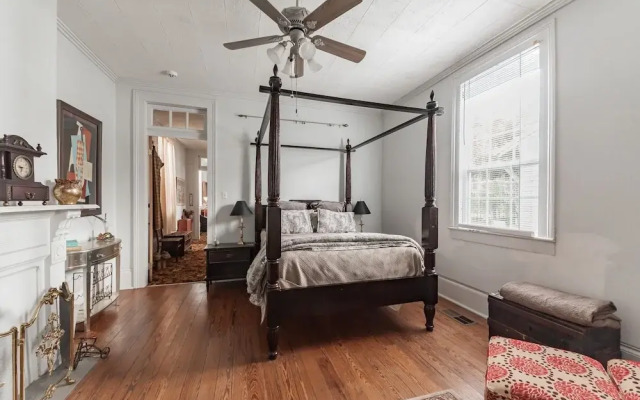 Bywater Home, Parking and Pet Friendly Retreat by RedAwning