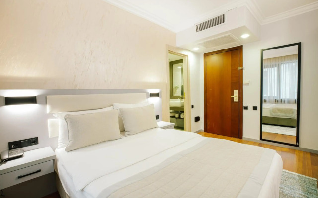Legendary Porto Hotel