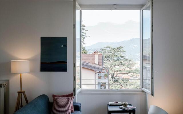 MyHomeInComo - Modern Luxury Attic