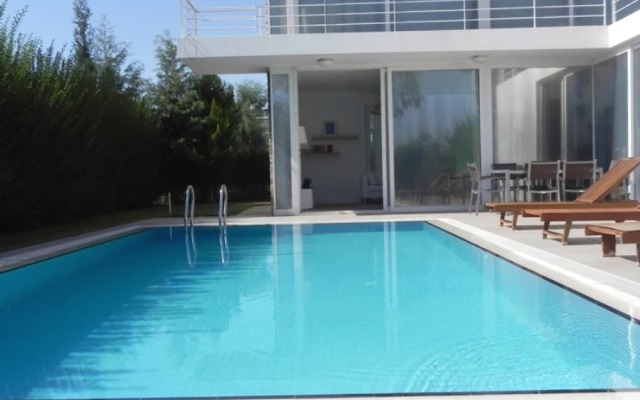 Novron Villa 11