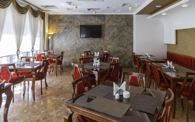 Saina Hotel