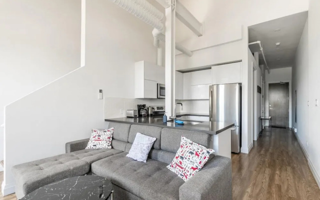 2BR 2storey Loft Free Parking Gym