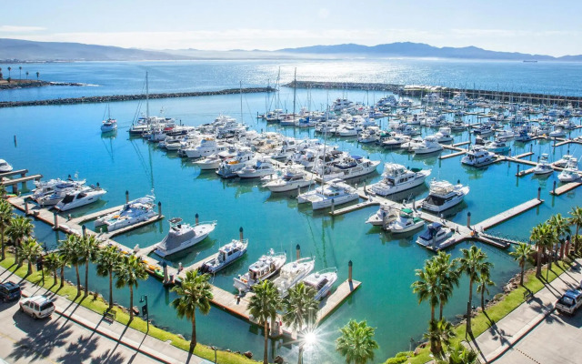 Hotel Coral And Marina