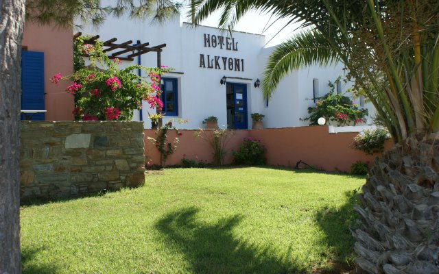 Alkyoni Beach Hotel