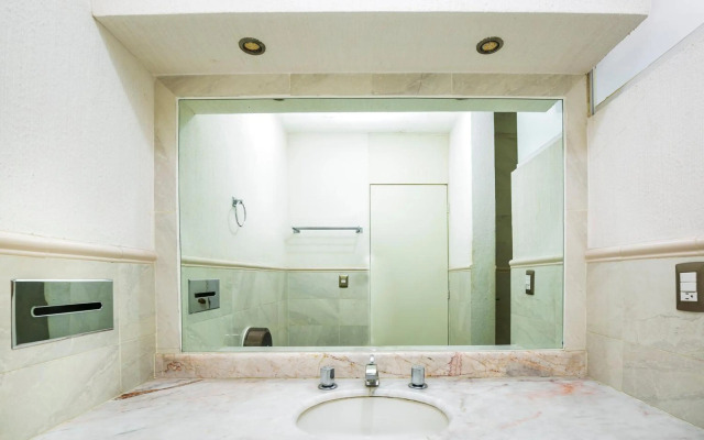 Capital O Hotel Casa Blanca, Morelia