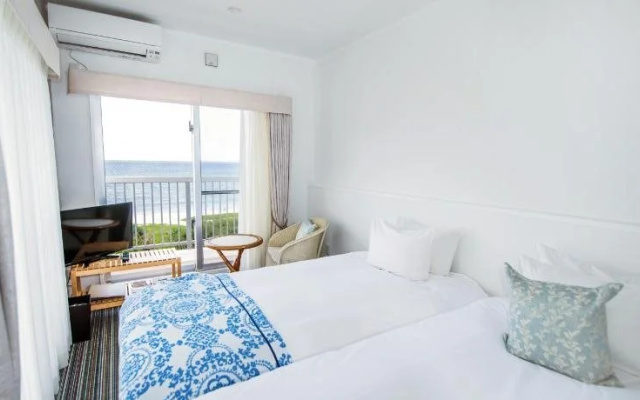Umito Nakama – Guest Rooms – Onna