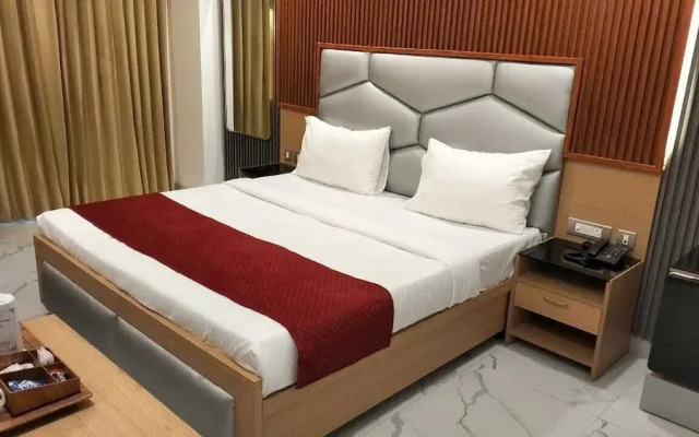 Hari's Court - Hotel and Banquet