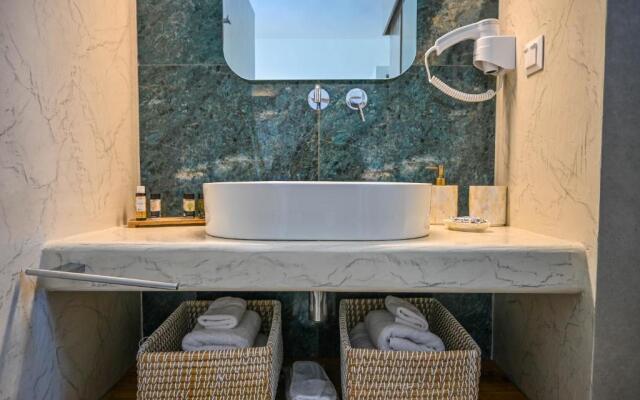Schinoza Luxury Suites
