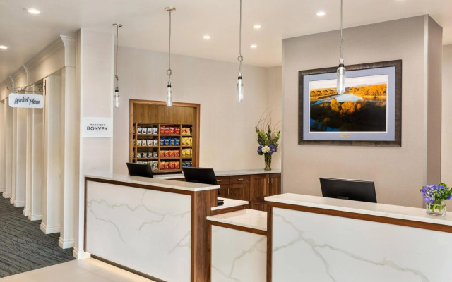 Delta Hotels by Marriott Helena Colonial