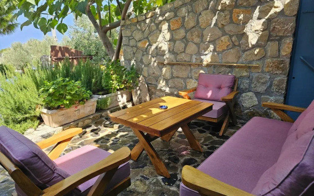 Tepeboz Stone House Karaburun