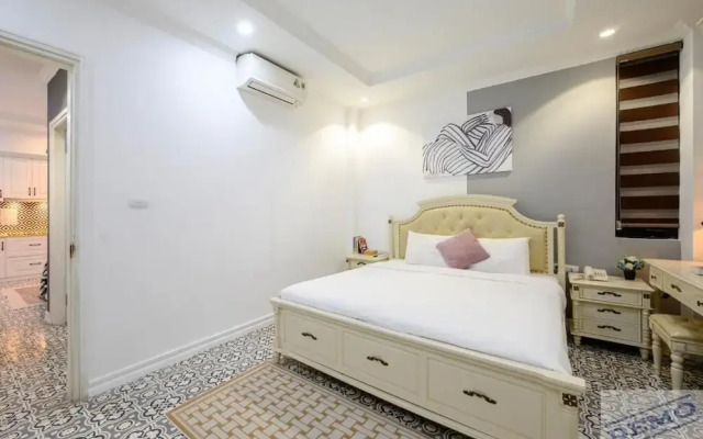 Luxe Paradise Suites Dich Vong Hau