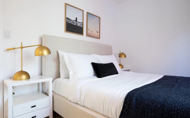 Guy St 2 - Avalon II