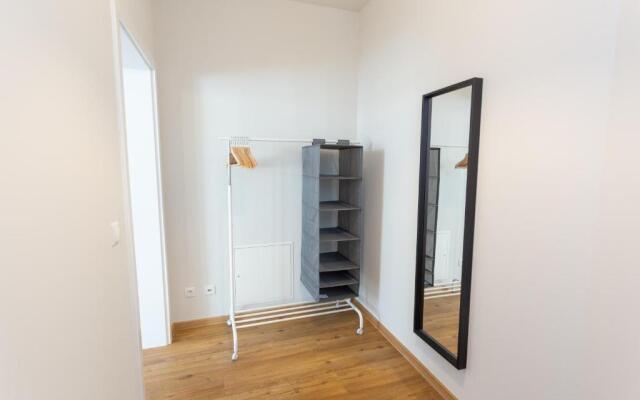 FULL HOUSE Studios - The Buffalo Apartment - NTFLX + WiFi