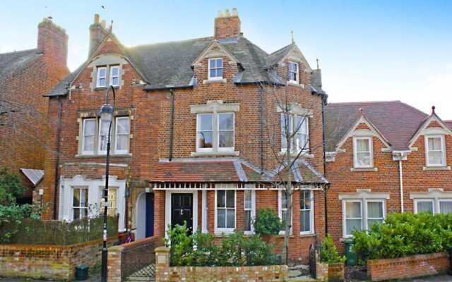 Large Stylish House Central North Oxford