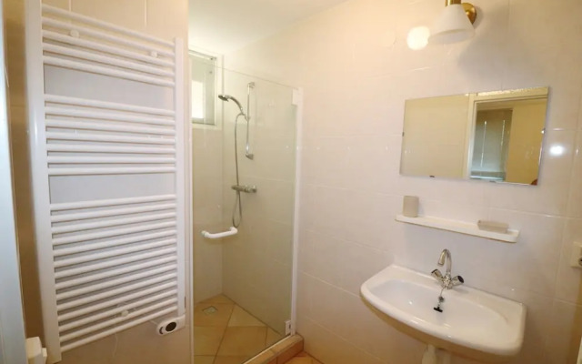 Nice Holiday Home on the Water in Grou