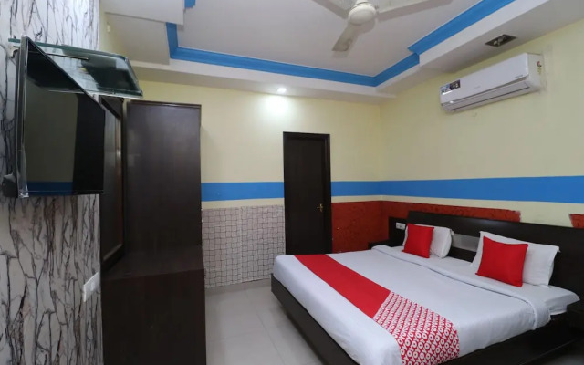 Lucky Guest House By OYO Rooms