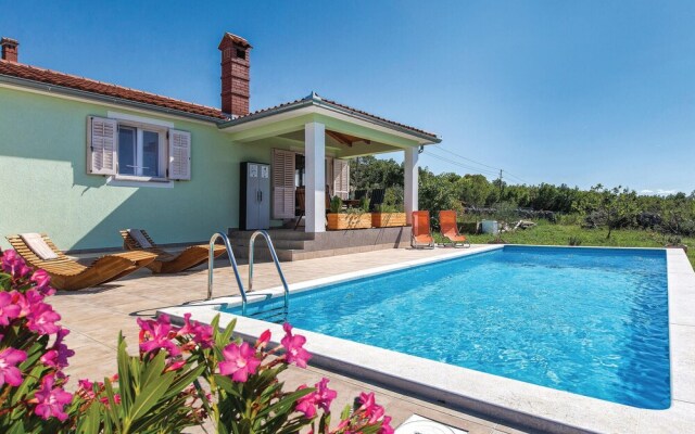 Amazing Home in Koromacno With Wifi and 2 Bedrooms