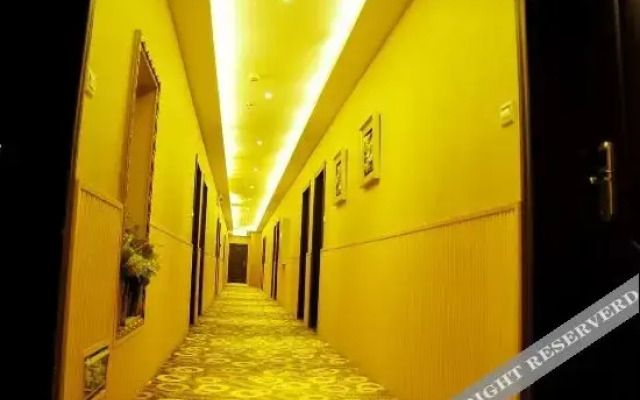 Snail Private Villa Hotel (Huaxi Park Subway Station)