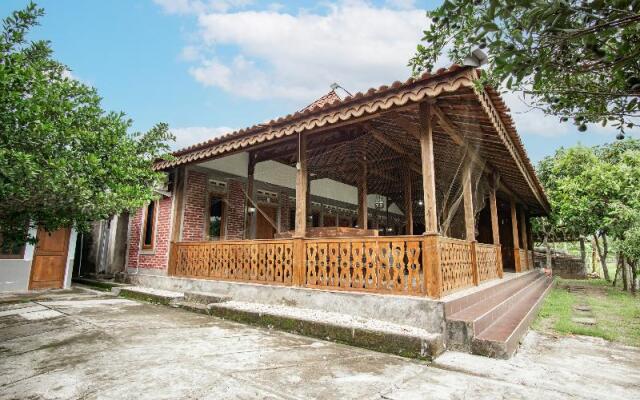 OYO 90354 Ndalem Sabine Syariah