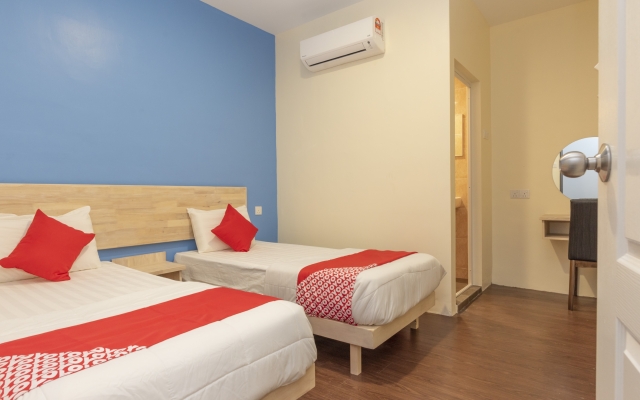 OYO 778 BMW 2 Hotel