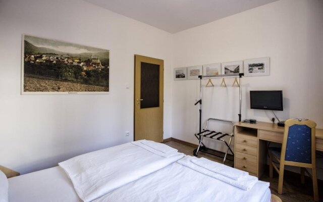 Hotel Bobr