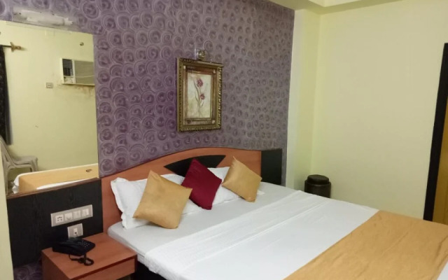Hotel Trimurti Heights